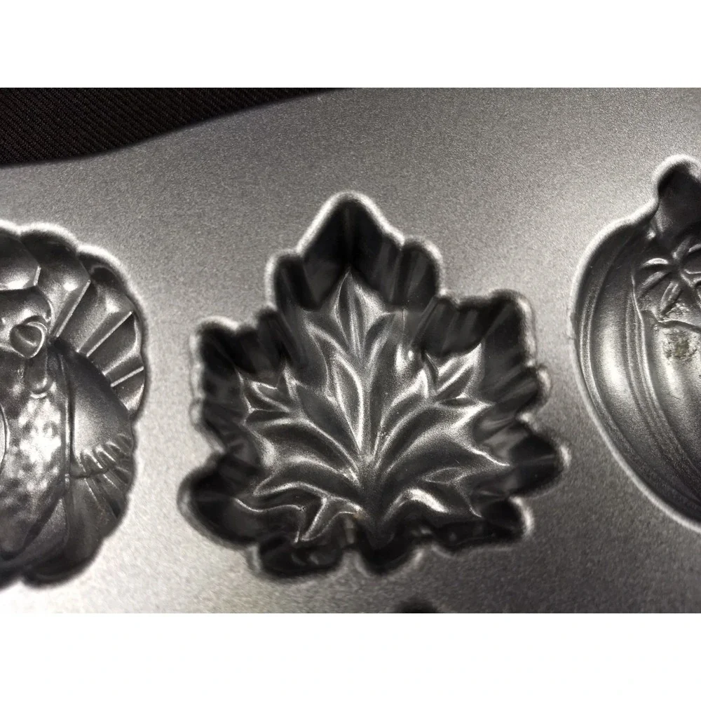 Nordic Ware Autumn Cakelet Baking Pan Pumpkin Turkey Leaf Acorn Non Stick NEW